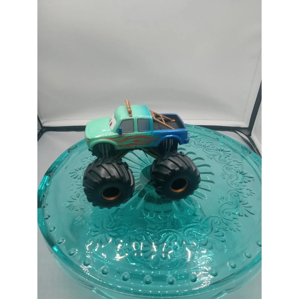 Disney Store Pixar Cars On The Road Ivy‎ Exlusive 1:43 Diecast Monster Truck